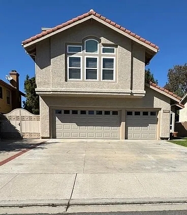 4 bed, 3.5 bath, 2767 sqft, $5,300 — Photo 1