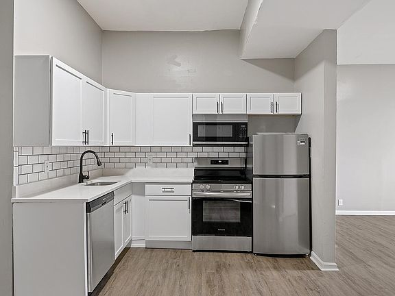 4th image of 1206 Chapel St #1