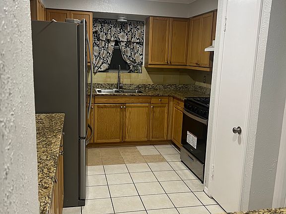 5th image of 518 Carol Ct