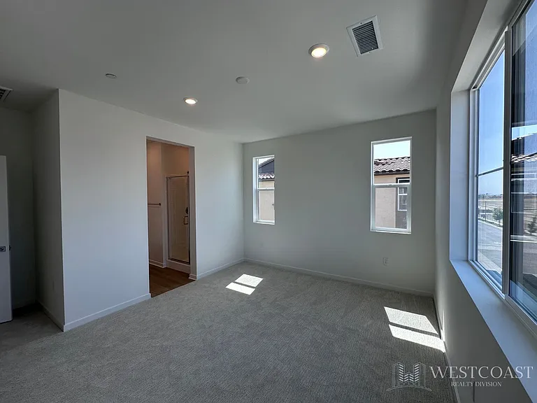 5954 Catskills Ct — Photo 7