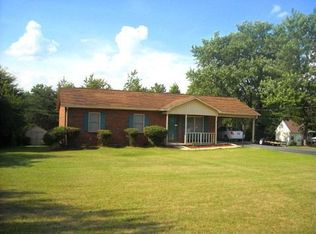 69 Clearview Ln, Taylorsville, NC 28681