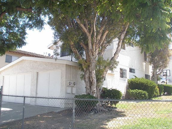 3rd image of 1080 W 117th St