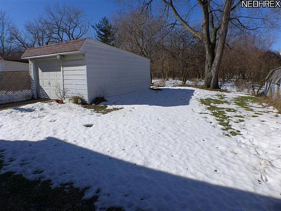4th image of 4276 W 140th St