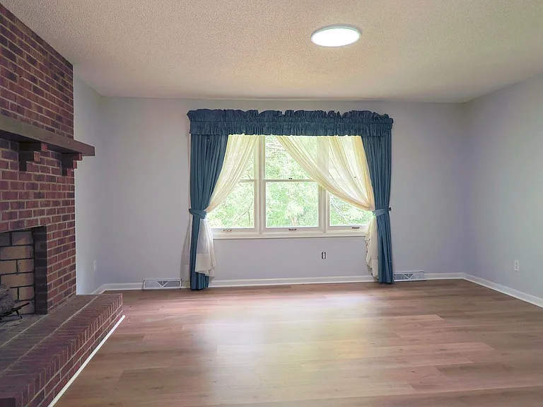 205 Tamassee Dr — Photo 68