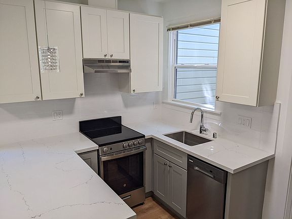 2nd image of 1031-1039 Scott St #1031B