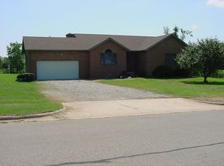 1410 Ivey Ln, Lebanon, MO 65536