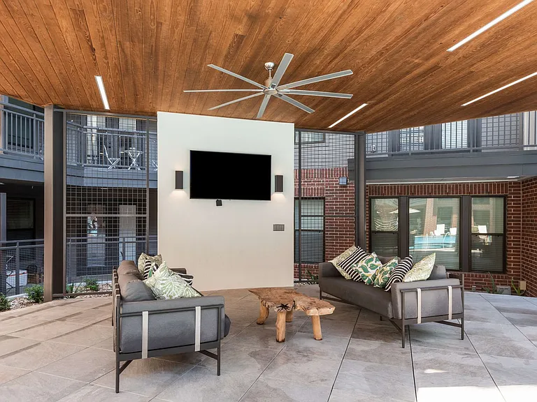 Troubadour Apartments — Photo 14