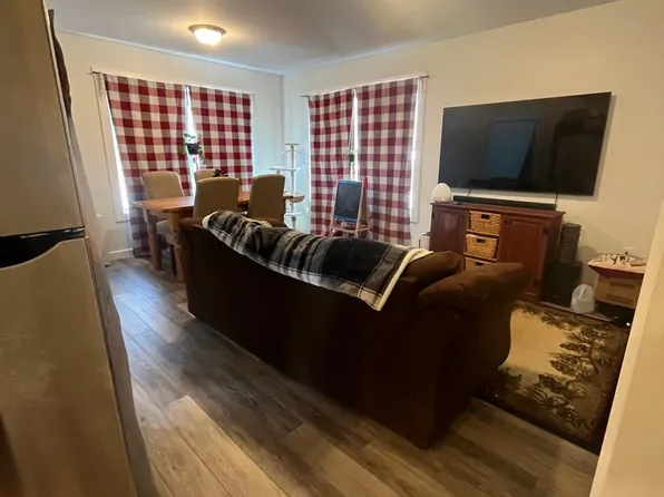 253 Bridge Street, 253 Bridge St #9, Morrisville, VT 05661