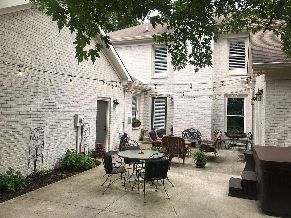 2nd image of 2111 Londonderry Dr