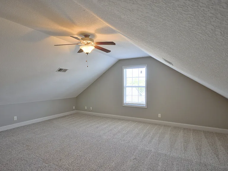 404 Leslie Wood Dr — Photo 39