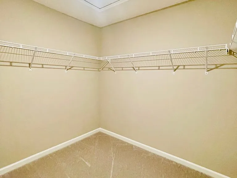 12830 Josslyn Ln — Photo 10