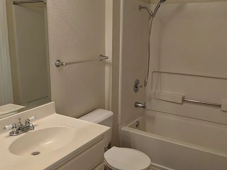 12063 Alta Carmel Ct — Photo 15