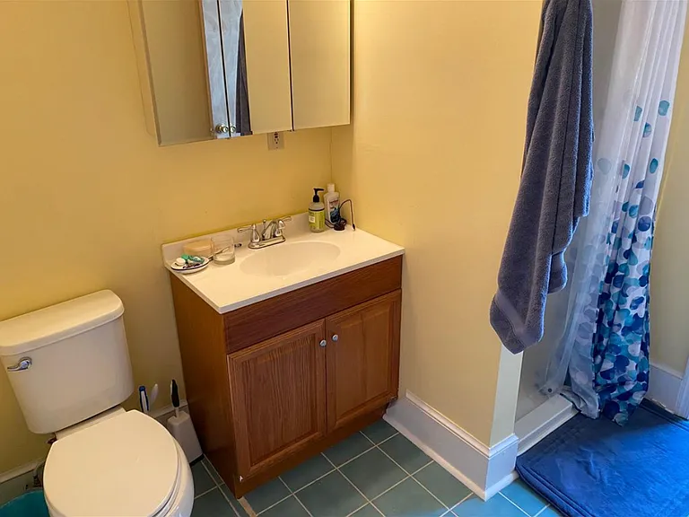 323 S Church St #4 — Photo 6