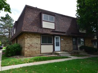 2636 Woodview Ct, Waukegan, IL 60087