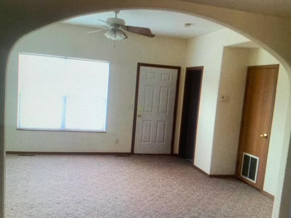 615 Gibbs Ave #12
