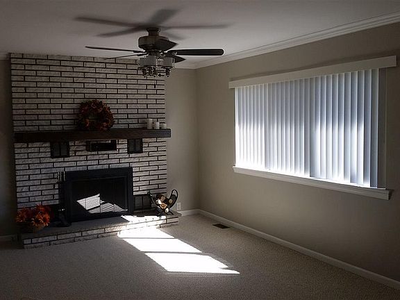 3rd image of 176 Somerset Dr