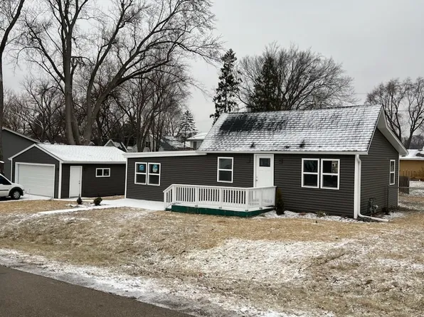 7216 Seminole Dr, Wonder Lake, IL 60097