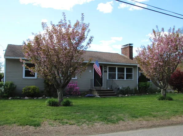 6 Ray Drive, Hooksett, NH 03106