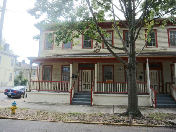301 W Waldburg St