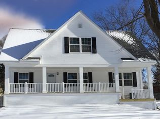 1023 Swan Ln, Fenton, MI 48430