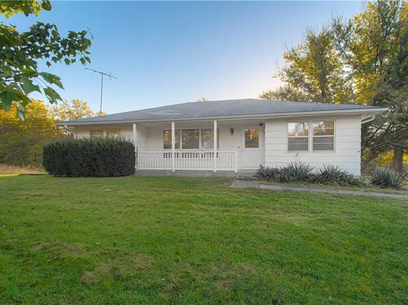 21325 Dye Store Rd, Weston, MO 64098