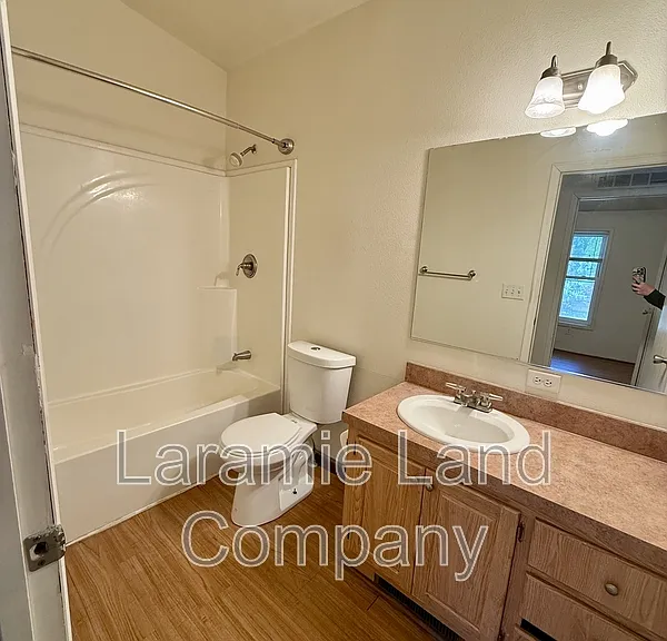 382 N Buchanan St #B — Photo 10