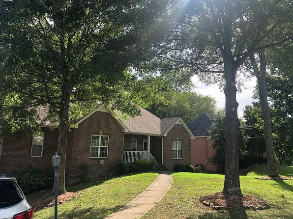 107 W Braxton Ln, Hendersonville, TN 37075