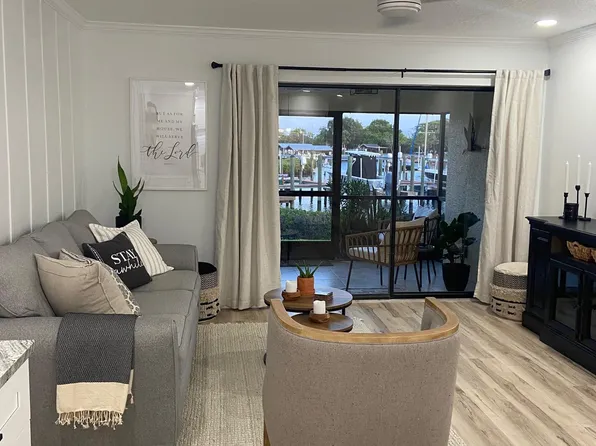 646 Yardarm Dr #23, Apollo Beach, FL 33572