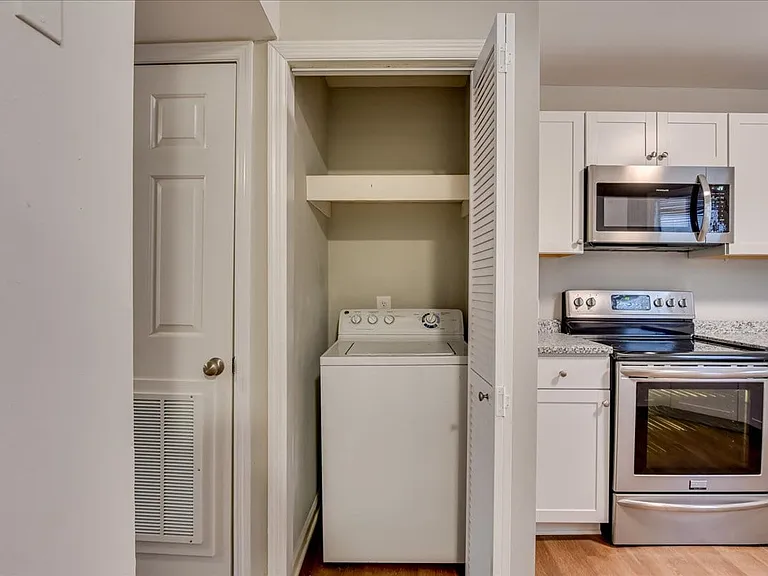 305 Telfair St — Photo 15