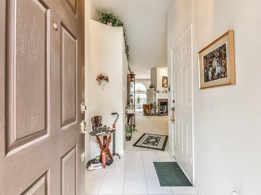 3 bed, 2.0 bath, $2,295 — Photo 3