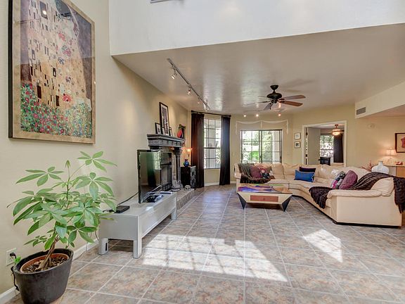 5th image of 2174 E Loma Vista Dr