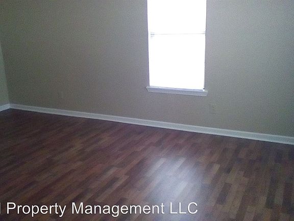 3rd image of 205 Helen Cir #B