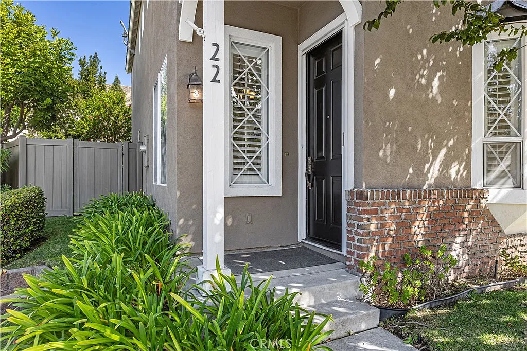 3 bed, 2.5 bath, 1900 sqft, $5,200 — Photo 4