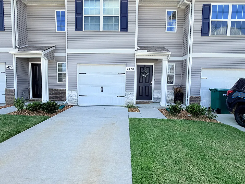 1474 Lexington Way