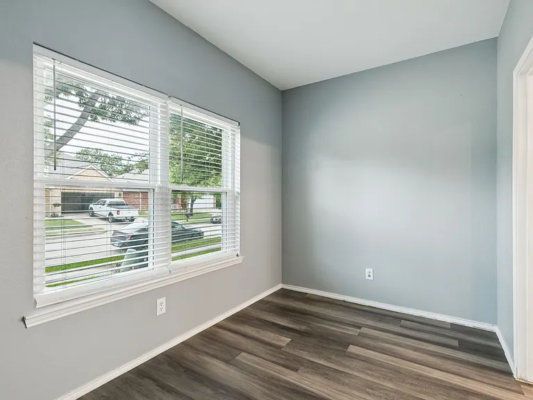 1016 Aviary — Photo 10