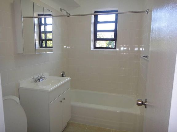 5th image of 110 Fisher Ave #7D