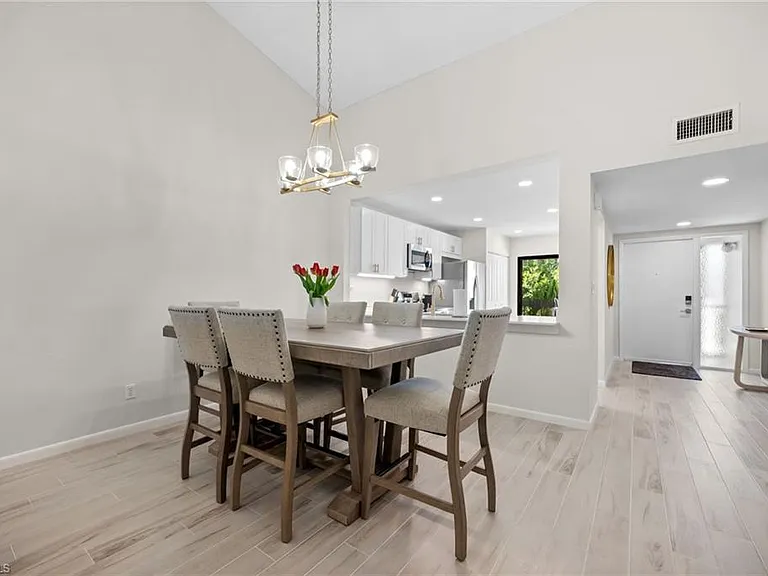1808 Kings Lake Blvd #203 — Photo 8