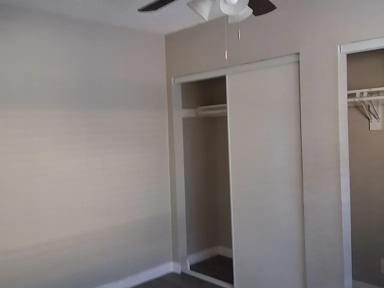 Renovated 2 Bedroom 1 Bathroom — Photo 15