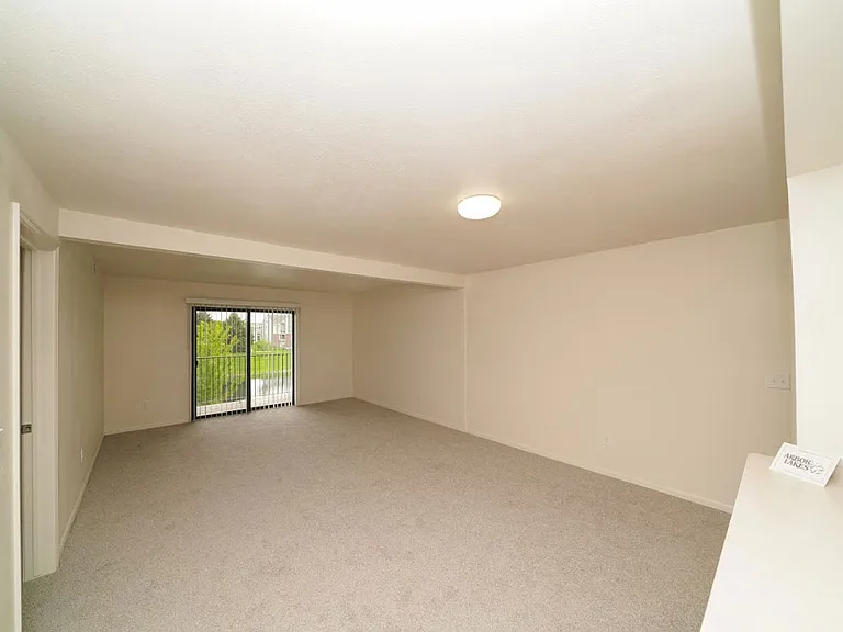 Arbor Lakes Apartments — Photo 14