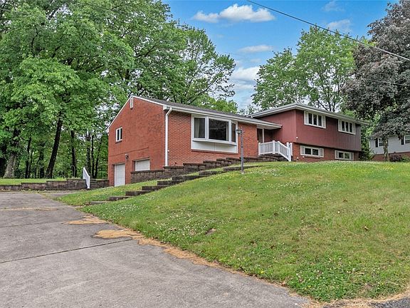 2nd image of 3450 Woodland Dr