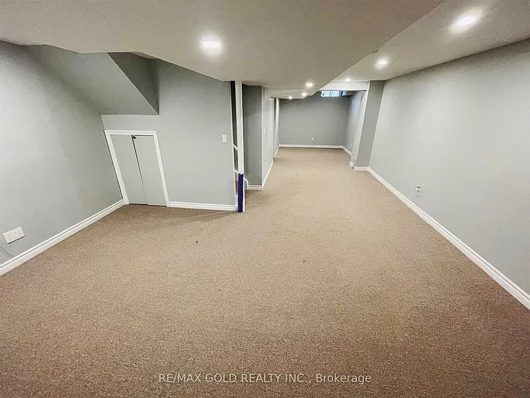 6863 Apex Ct — Photo 10