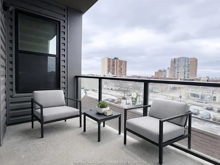 531 Pelissier St #405 — Photo 10