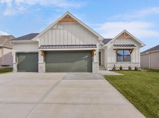 16567 S Stagecoach St, Olathe, KS 66062