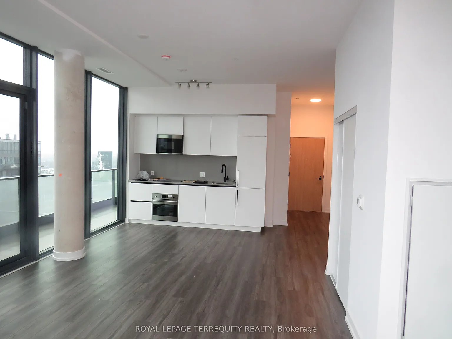 3 bed, $7,000 — Photo 2