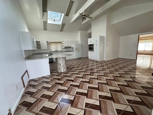 2 bed, 1.0 bath, 850 sqft, $2,000 — Photo 2