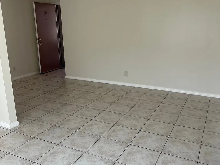 9205 Alondra Blvd #20 — Photo 6