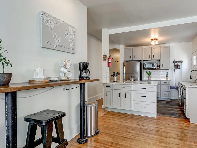 637 E Orange St #2 — Photo 12