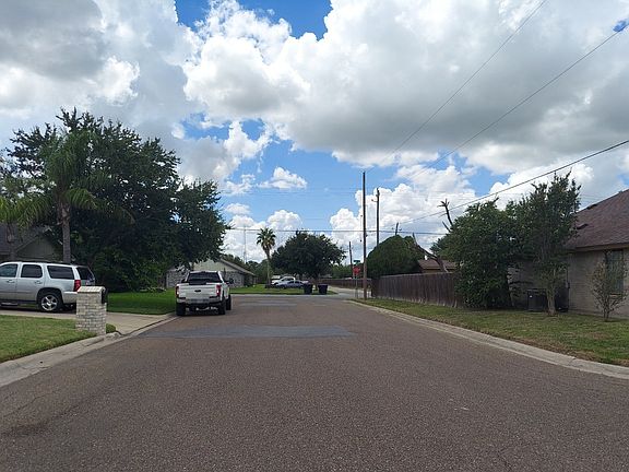 4th image of 910 Falcon Dr