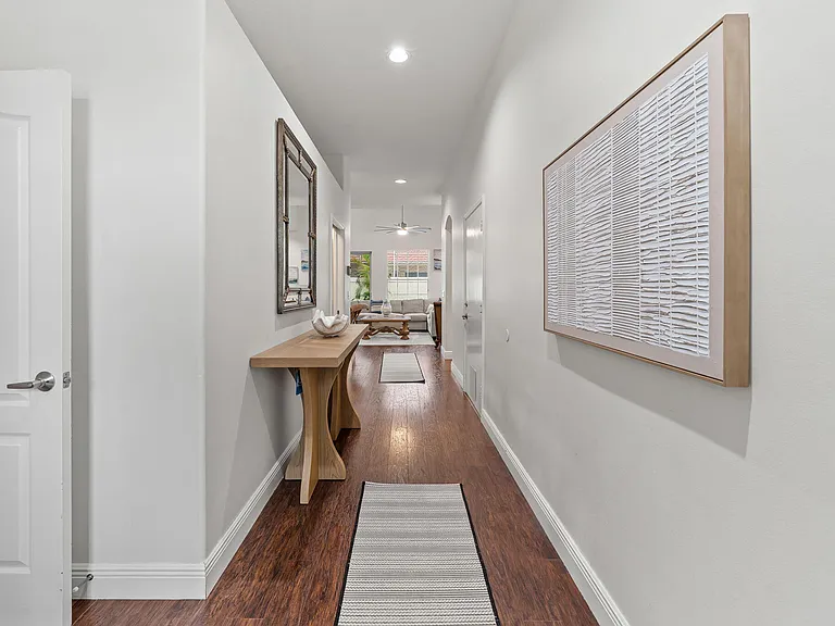 33 Monterey Pointe Dr — Photo 5