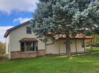 N5403 County Rd E, Iron Ridge, WI 53035